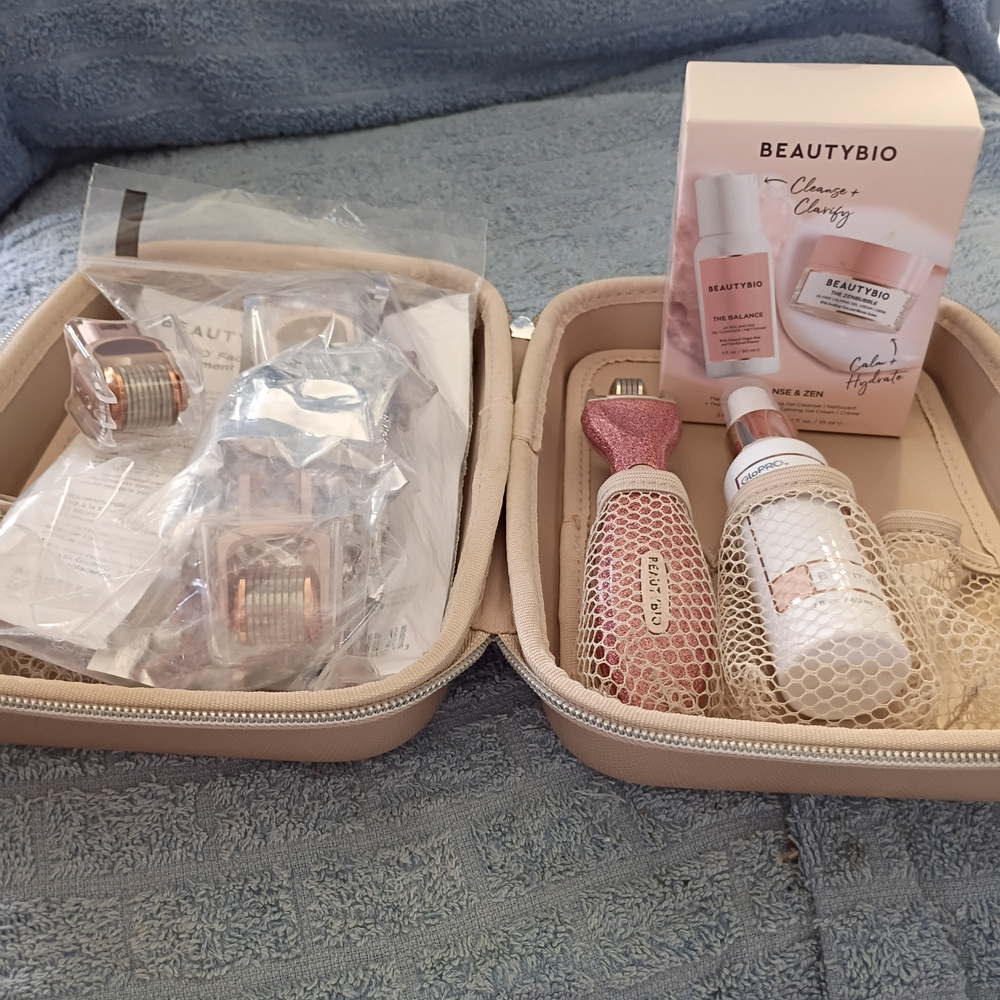 GloPRO Microneedling Tool Set with Serum - Picture 7 of 7